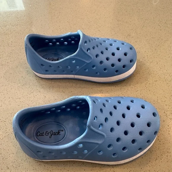 Cat & Jack Toddler Jese Slip on Close Toe Perforated Water Shoes Blue Size 5 - Picture 6 of 9